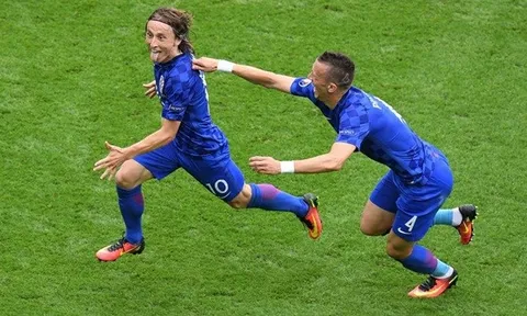 Modric nói gì sau cú "nã đại bác" đẹp mắt vào lưới TNK?