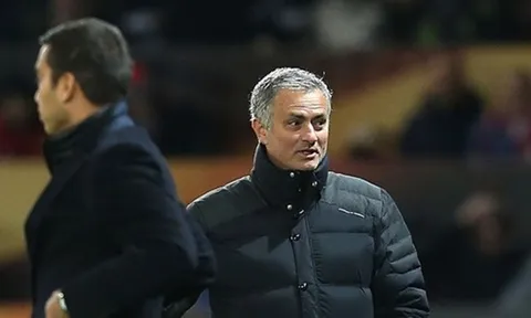 Mourinho không ngó ngàng đến kỷ lục của Rooney