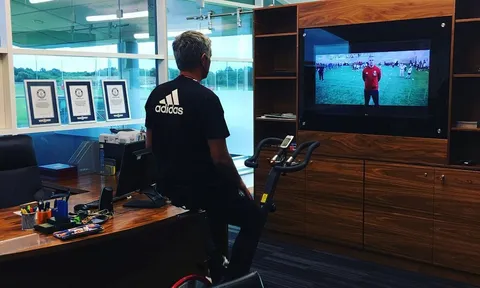 Mourinho khoe phòng làm việc mới ở M.U