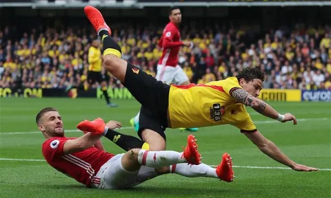 Mourinho bất ngờ chỉ trích Luke Shaw sau trận thua Watford