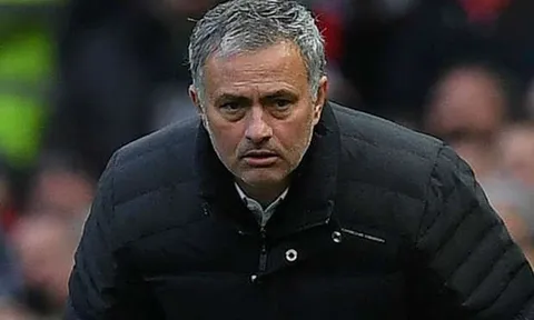 Mourinho được đối thủ đưa 'lên mây'