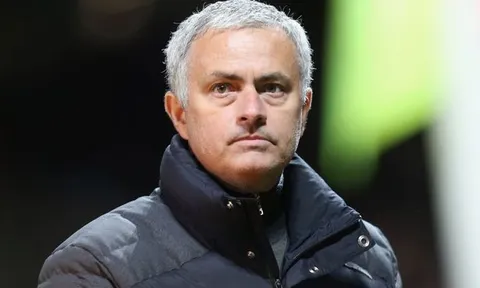 Mourinho "lạc lối" tại Manchester