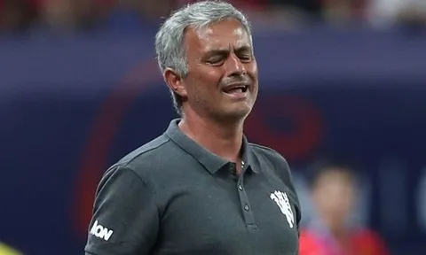 Mourinho mếu máo nhìn Dortmund tàn sát bầy Quỷ