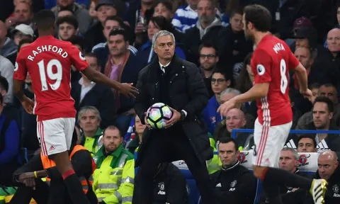 Mourinho cần quyển Tam thập lục kế hay cuốn Dịch cân kinh?