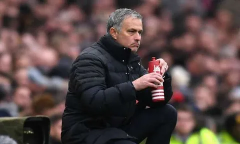 Mourinho tức tối vì M.U đánh rơi 6 điểm