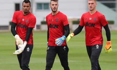 Mourinho tiết lộ lí do De Gea dự bị trận gặp Zorya Luhansk