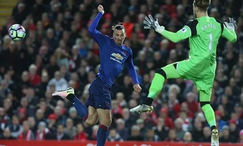 "M.U 'dựng xe buýt' vì... sợ Liverpool"