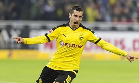 M.U nhập cuộc tranh sao Bundesliga với Arsenal