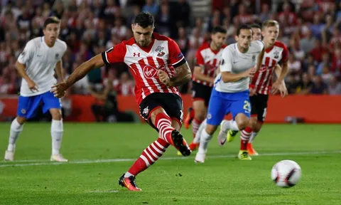 M.U thua đau, Premier League có cứu tinh