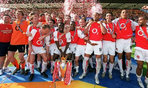 Mùa giải thần thánh 2003/04 của Arsenal