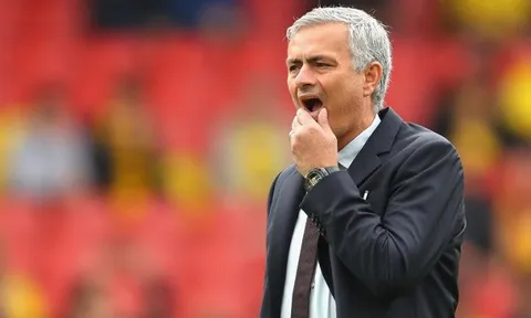 Muốn thành công, Mourinho cần học cách hành xử này của Sir Alex