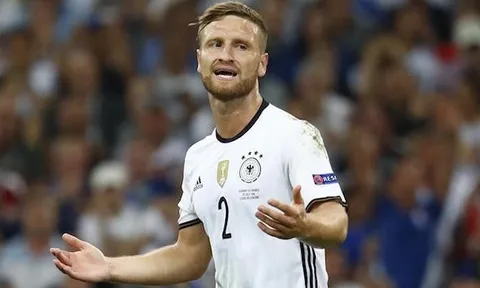 Mesut Oezil góp công cực lớn trong thương vụ Shkodran Mustafi