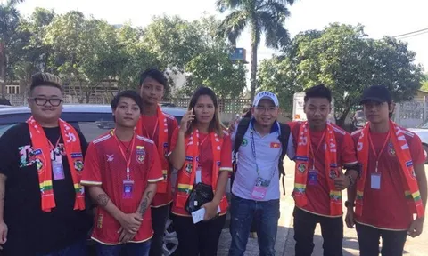 Fan Myanmar hừng hực khí thế xem trận Việt Nam