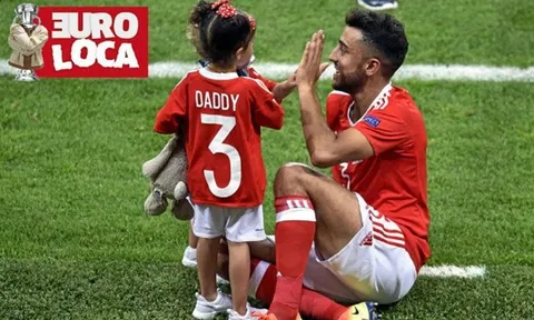 Tuyển thủ xứ Wales "vỡ kế hoạch" vì đội nhà tiến... quá sâu