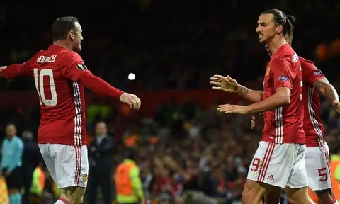 Neville chọn ra đội hình tối ưu của Man United