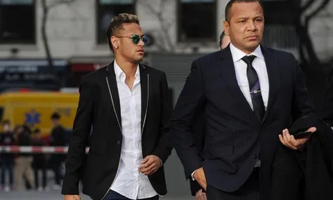 Neymar bị hối thúc gia nhập PSG