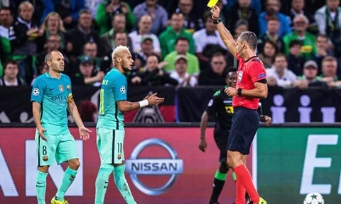 Neymar 'lăng mạ' trọng tài thế nào trong tình huống nhận thẻ vàng?