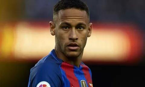 Neymar san bằng thành tích kiến tạo của Xavi, Oezil và Ibra