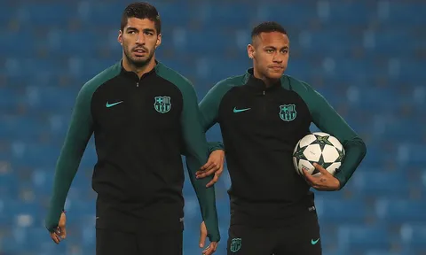 Neymar, Suarez quấn quýt không rời trên sân tập trước đại chiến Man City