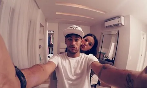 Neymar 'tái hợp' với bạn gái cũ