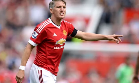 Ngán ngẩm, M.U bán Schweinsteiger với giá "rẻ như cho"