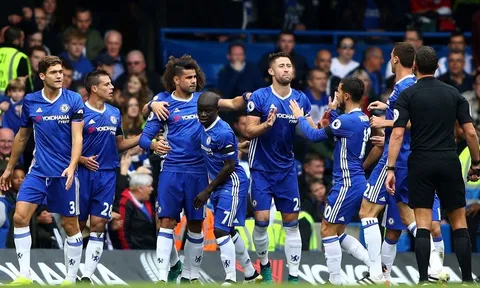 Ngày Leicester City bị lột mặt nạ