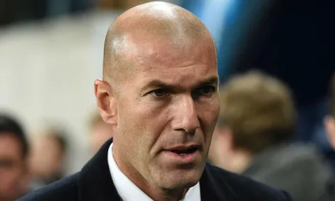 Nghe tin James than phiền, Zidane nói gì?