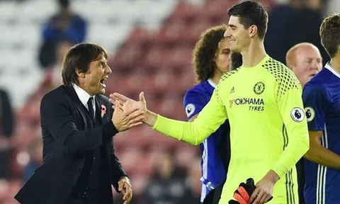 Nghịch cảnh Conte - Mourinho: Kẻ bay cao, người chìm sâu