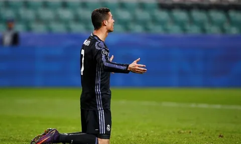 Nghịch lý bóng vàng rớt trúng Ronaldo