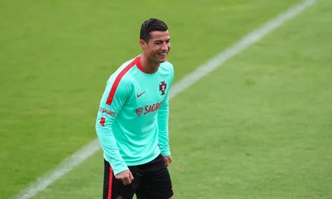 Chung kết EURO 2016: Ronaldo đầy tự tin, Pogba "nắn gân" đối thủ