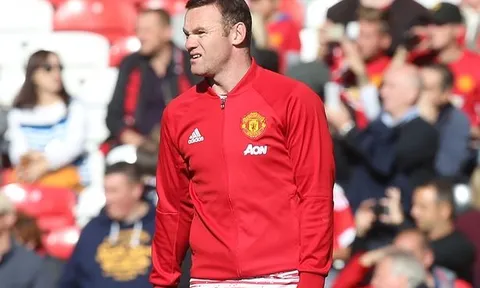 Người Trung Quốc chưa buông tha Rooney