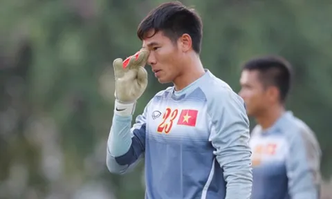 Nguyên Mạnh bị chấn thương ở trận đấu nội bộ