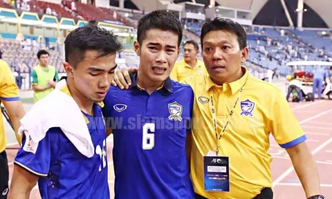 Nhạc trưởng Thái Lan òa khóc cay đắng trong ngày làm tội đồ