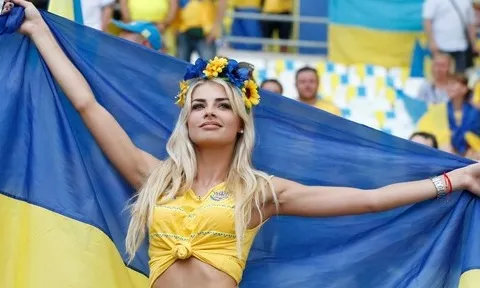 Những CĐV “nóng” nhất vòng bảng EURO 2016