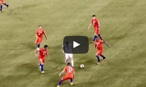 Những lần 'giữa muôn trùng vây' của Lionel Messi
