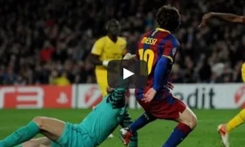 Những lần 'hành hạ' các đội bóng Premier League của Lionel Messi