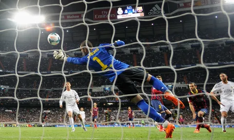 Những sai lầm dở khóc, dở cười của Victor Valdes