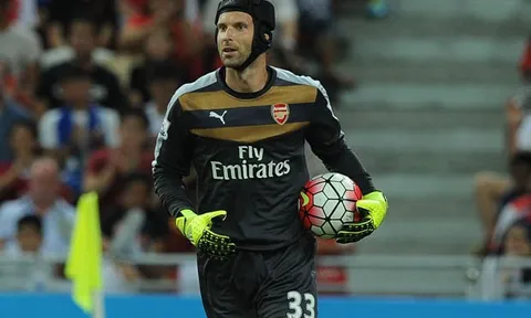 Những tình huống cứu thua khó quên của Petr Cech trong màu áo Arsenal