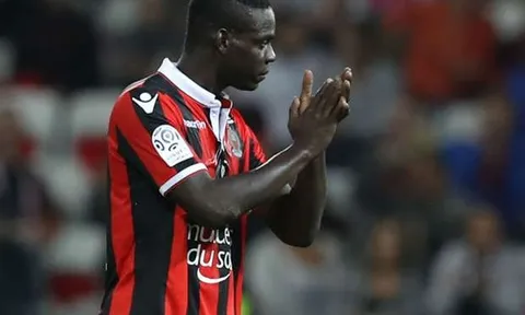 Nổ súng liên tục, Balotelli vẫn phải tập trung