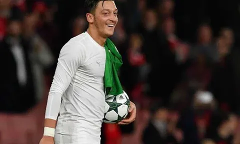 Nóng! Mesut Oezil thừa nhận có thể trở lại Real