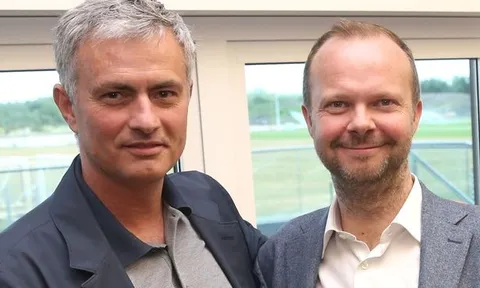 Nóng: M.U dùng tiền 'cướp' nhóm trinh sát của Man City