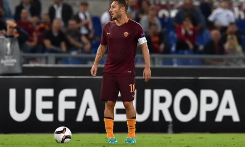 Ở tuổi 40, Totti vẫn chưa dừng lại