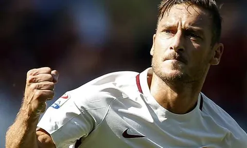 Ở tuổi 40, Totti vẫn chưa dừng lại