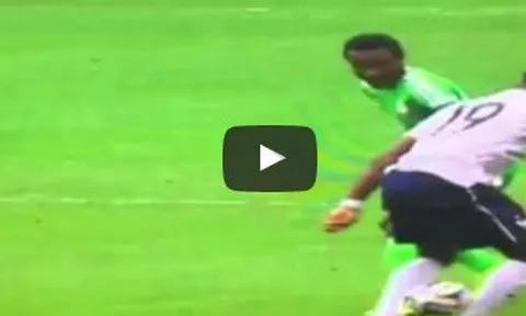 Obi Mikel biến Paul Pogba thành trò hề với pha xâu kim đỉnh cao