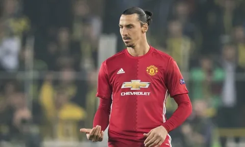 Ông Tây lo “chuyện bao đồng” và tình yêu của Ibrahimovic giành cho Man Utd