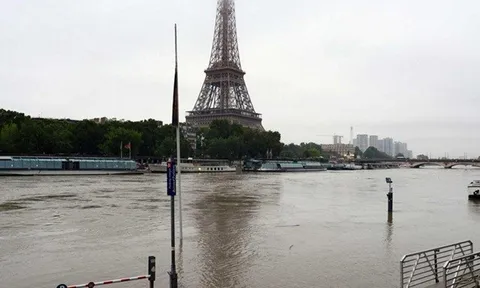 Tai họa đe dọa EURO 2016: Paris chìm trong biển nước