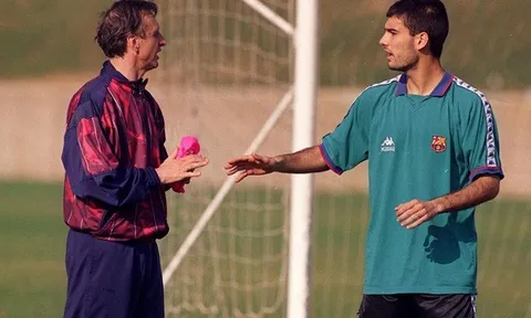 Pep chậm chạp hơn... bà nội của Johan Cruyff
