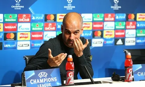 Bị hỏi khó, Pep Guardiola chửi thề trong buổi họp báo
