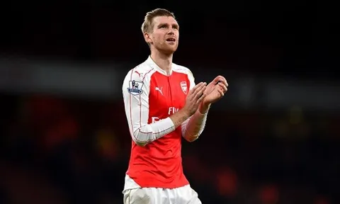 Per Mertesacker trên đường rời Arsenal?