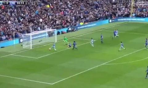 Pha bỏ lỡ không tưởng của De Bruyne vs Chelsea